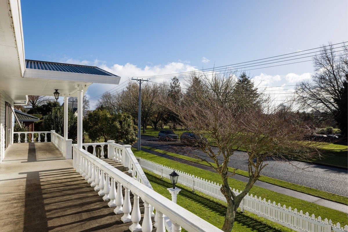 4 Byron Street, Leamington, Cambridge - Carousel 2