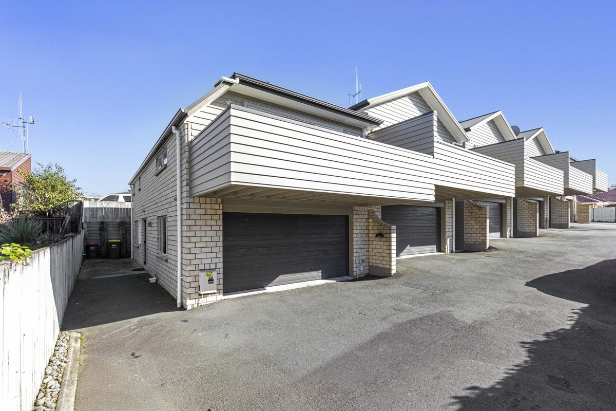 96E Clyde Street, Hamilton East, Hamilton - Carousel 1