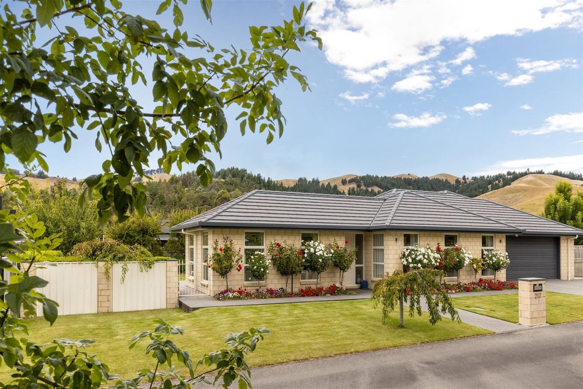 217 Taylor Pass Road, Witherlea, Blenheim - Carousel 1