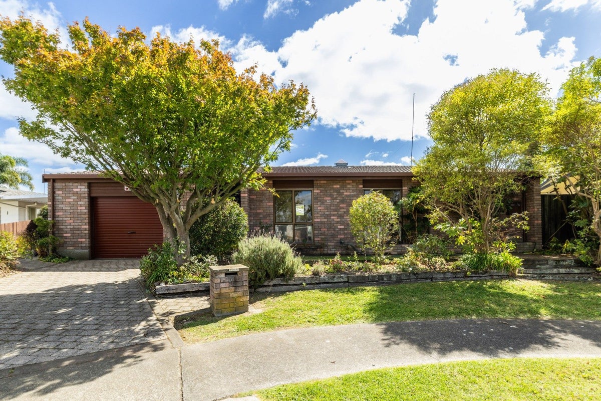 10 Swansea Place, Tamatea, Napier - Carousel 1