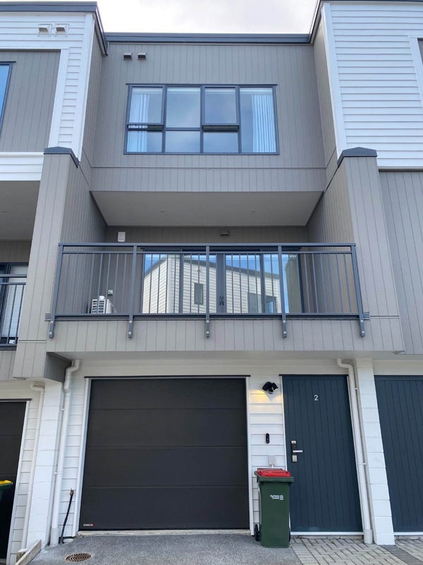 2/11 Oteha Valley Road, Northcross, Auckland - Carousel 1