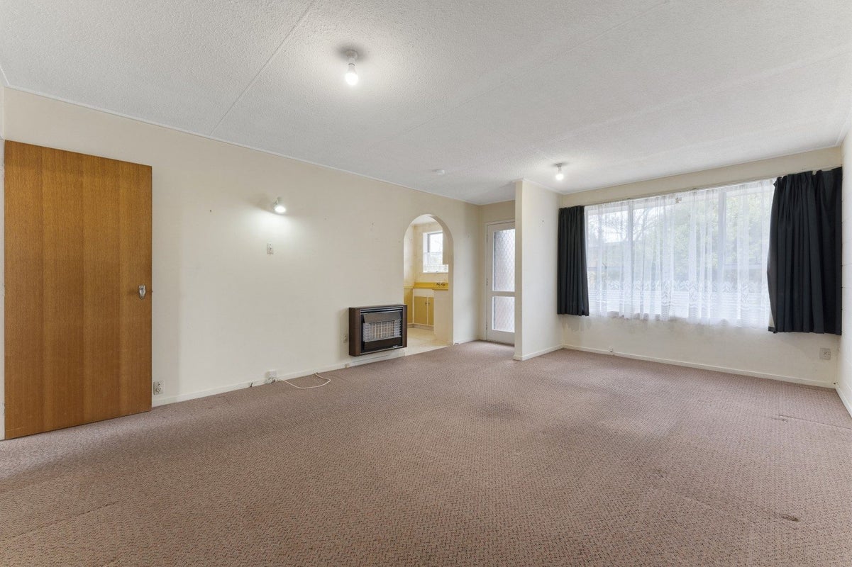 706B Pioneer Highway, Takaro, Palmerston North - Carousel 2
