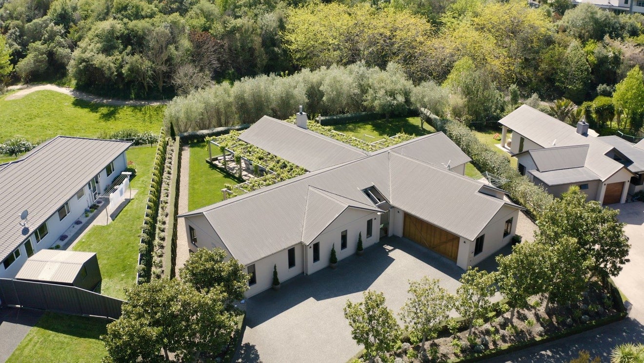 99 Kent Terrace, Taradale, Napier - Carousel 29