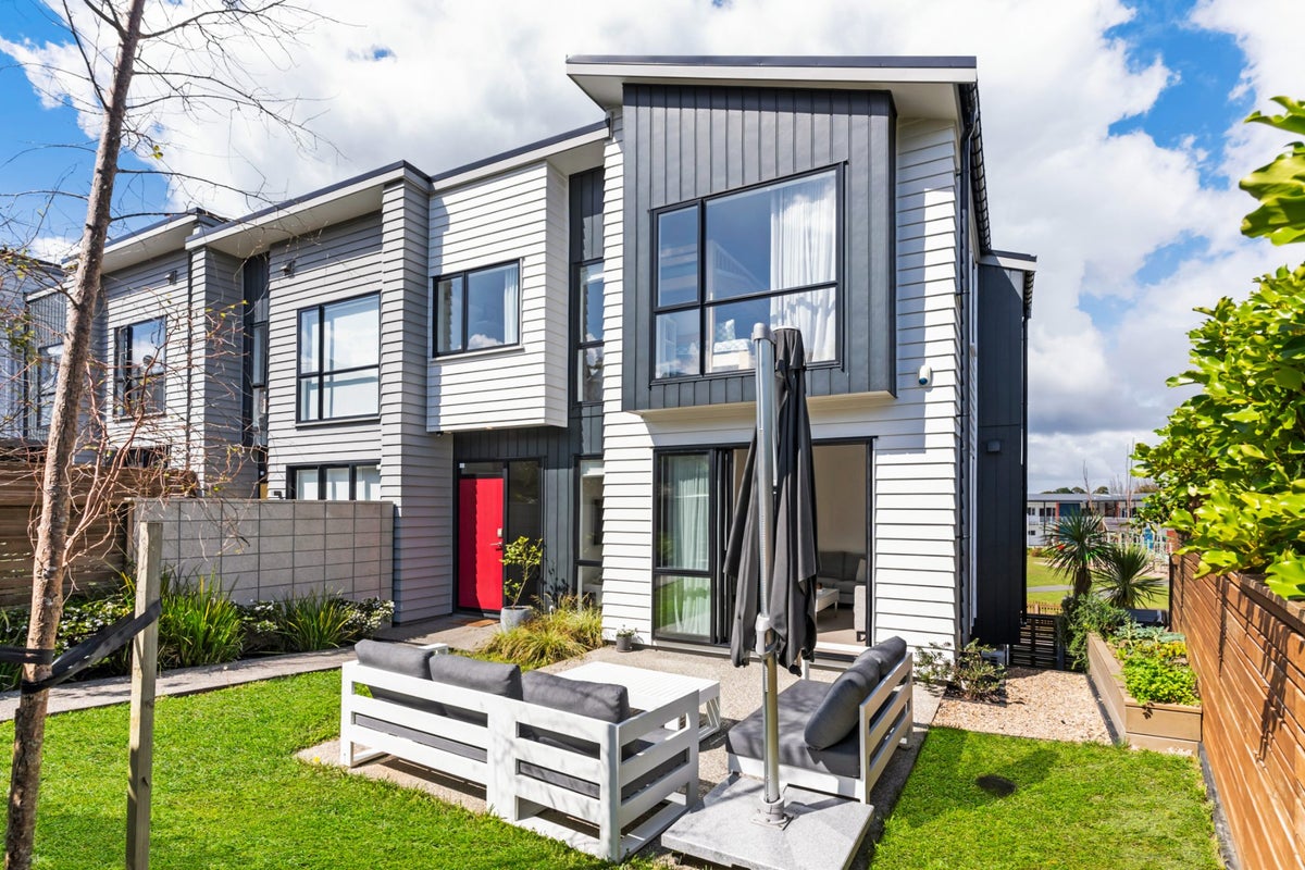 21D Melling Street, Glen Innes, Auckland - Carousel 1