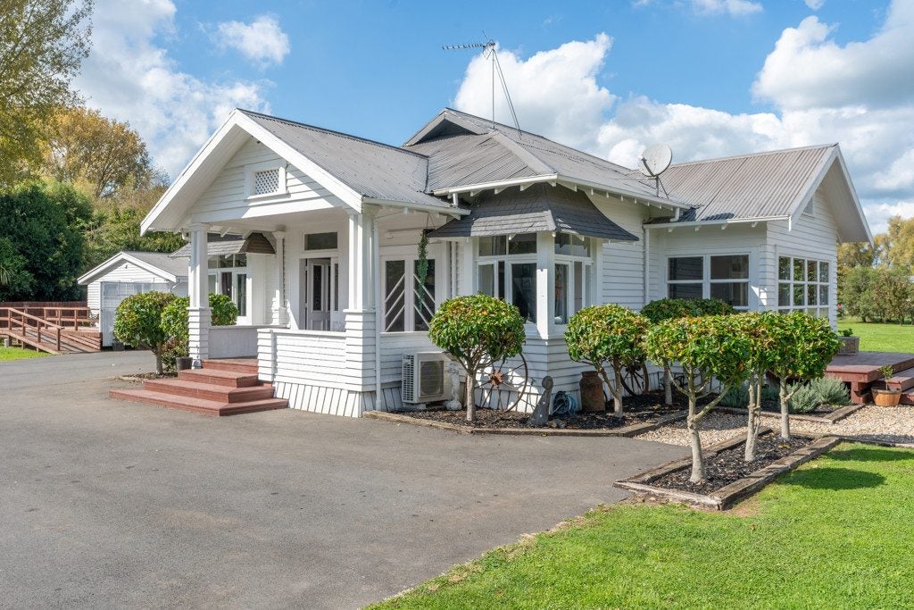 110 Woodside Road, Matangi, Hamilton - Carousel 1