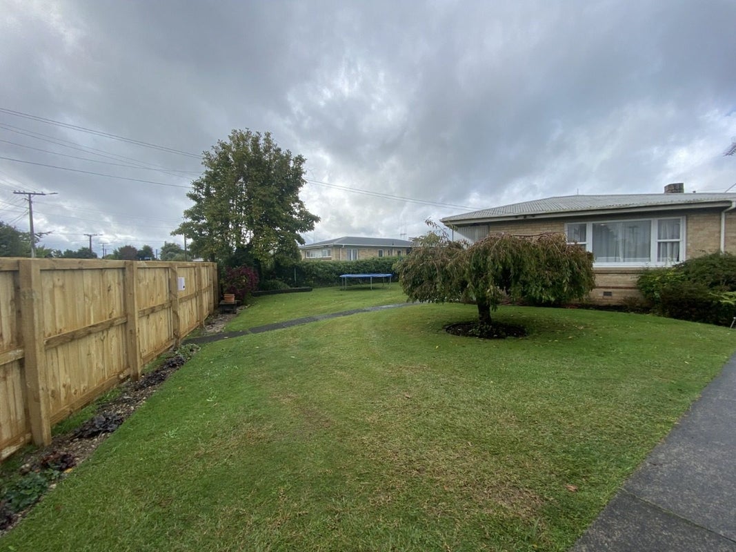 16 Coleridge Drive, Enderley, Hamilton - Carousel 2