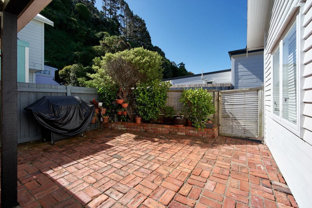 40 Derwent Street, Island Bay, Wellington - Carousel 2