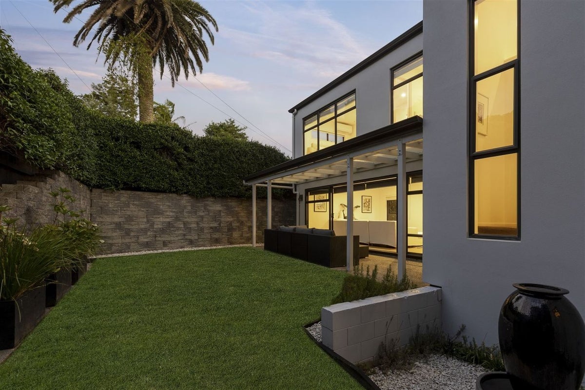 896B Mount Eden Road, Three Kings, Auckland - Carousel 1