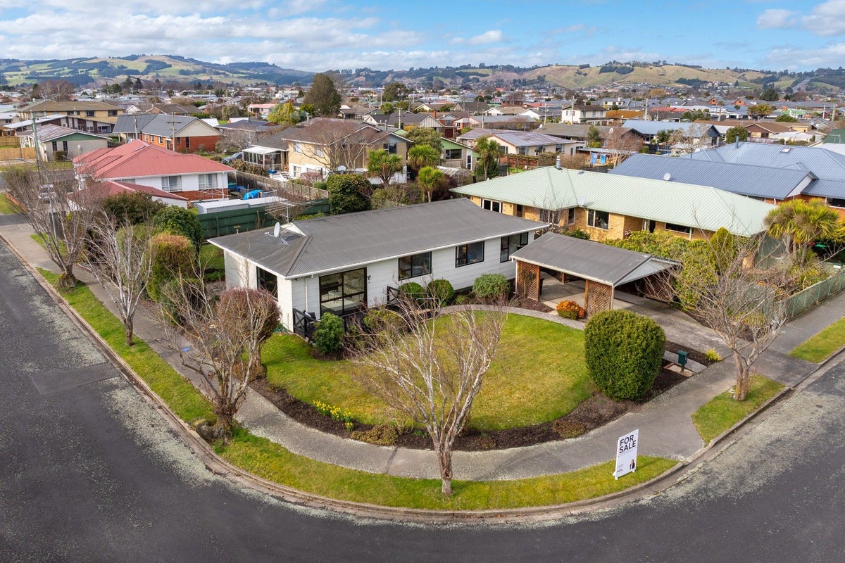 1 Silverstream Drive, Mosgiel, Mosgiel - Carousel 13