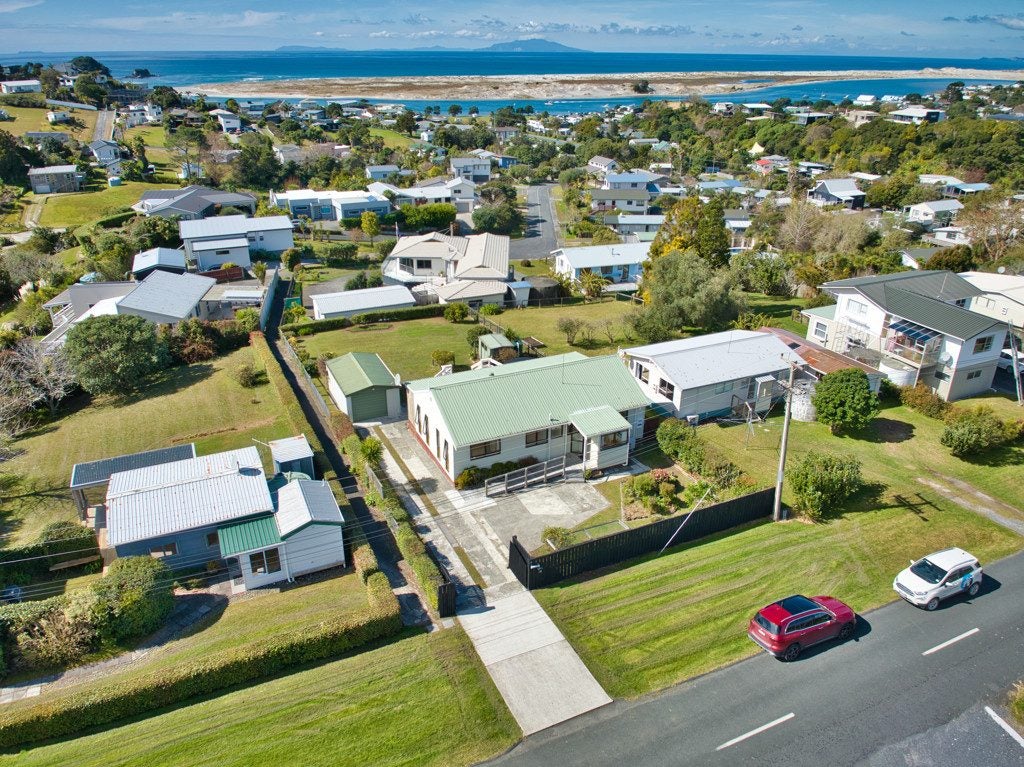 18 Cullen Street, Mangawhai Heads, Mangawhai - Carousel 18