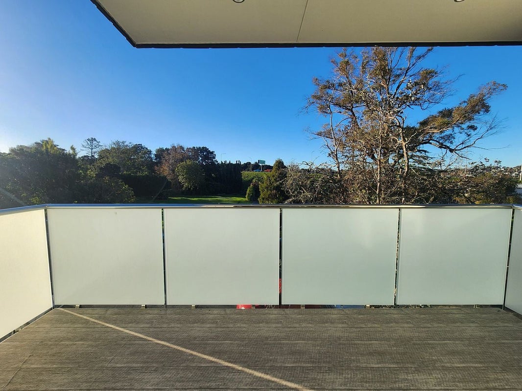 22B Totaravale Drive, Totara Vale, Auckland - Carousel 8