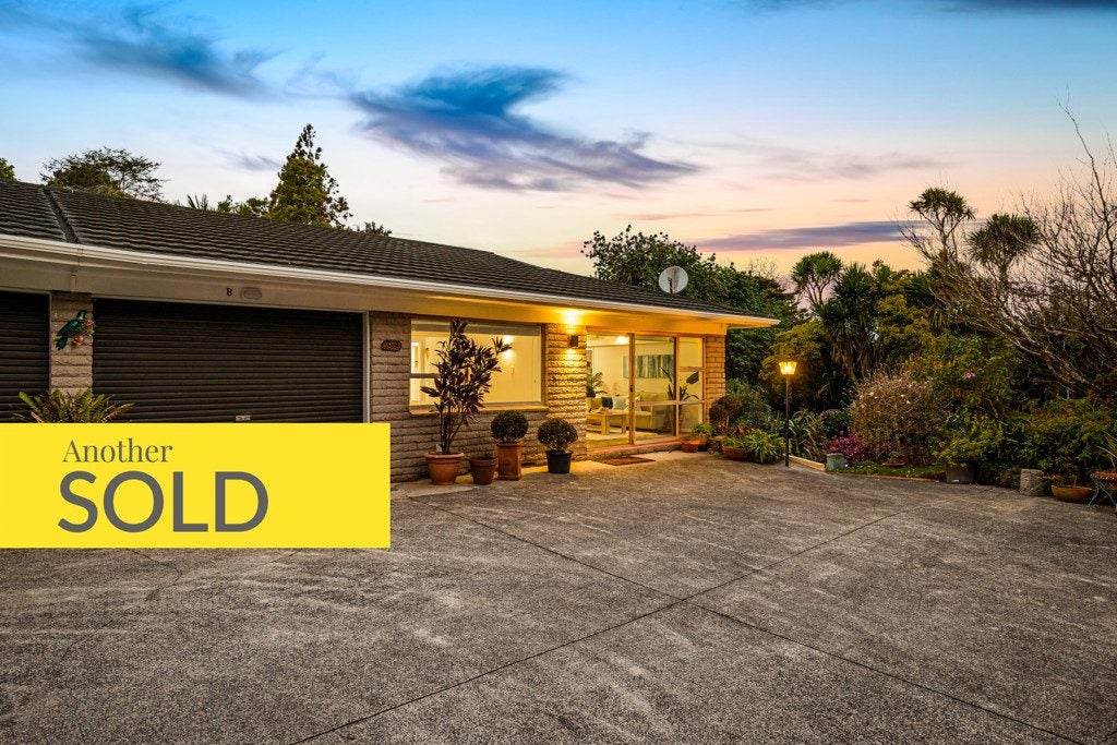 18B Impala Place, Hillsborough, Auckland - Carousel 1