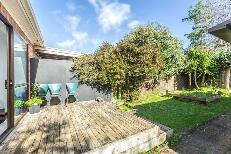 89 Pah Road, Royal Oak, Auckland - Carousel 2