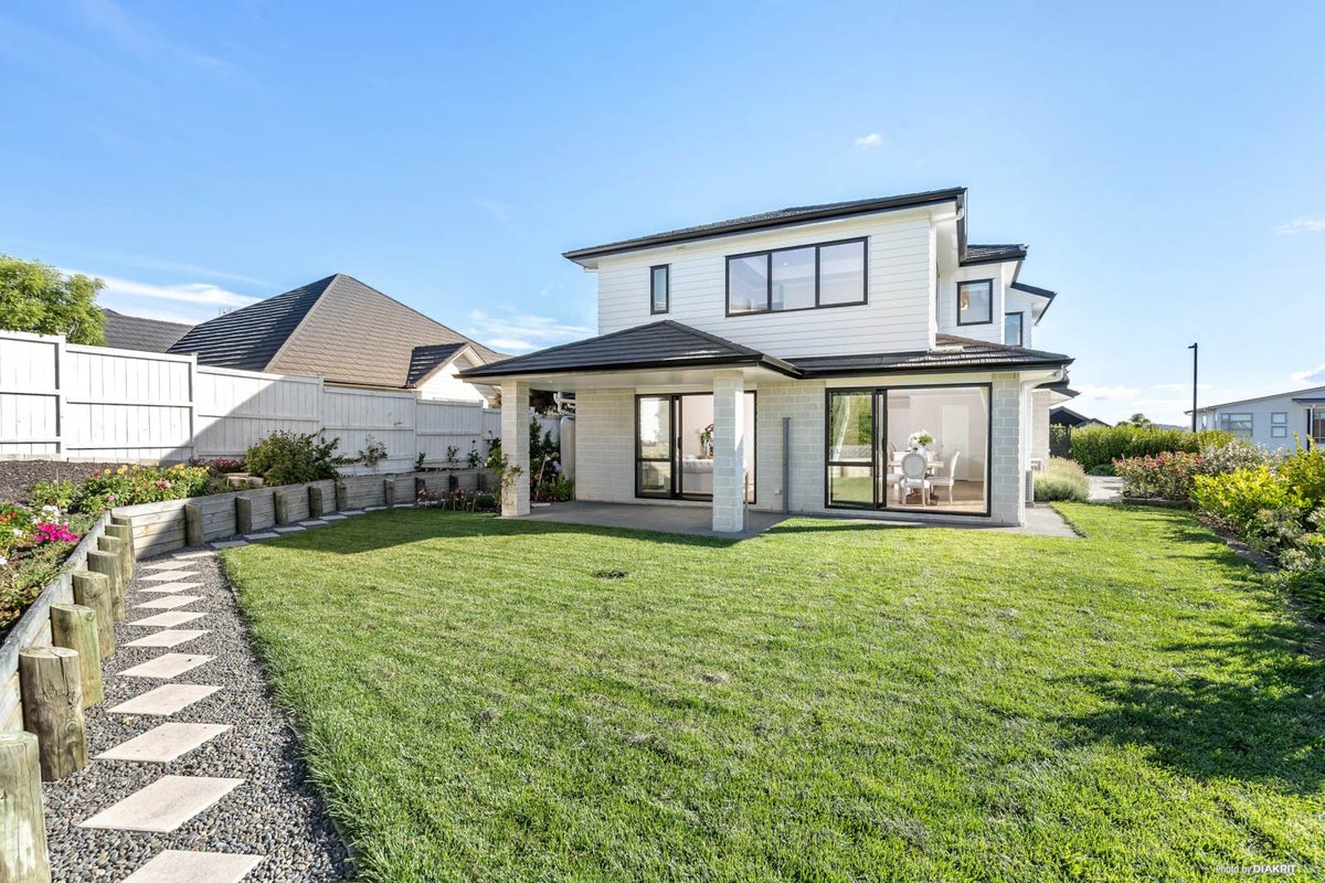 13 Kingfisher Road, Silverdale, Silverdale - Carousel 2