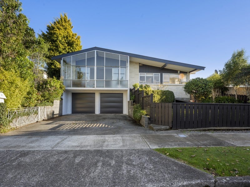 3 Denver Grove, Totara Park, Upper Hutt - Carousel 1