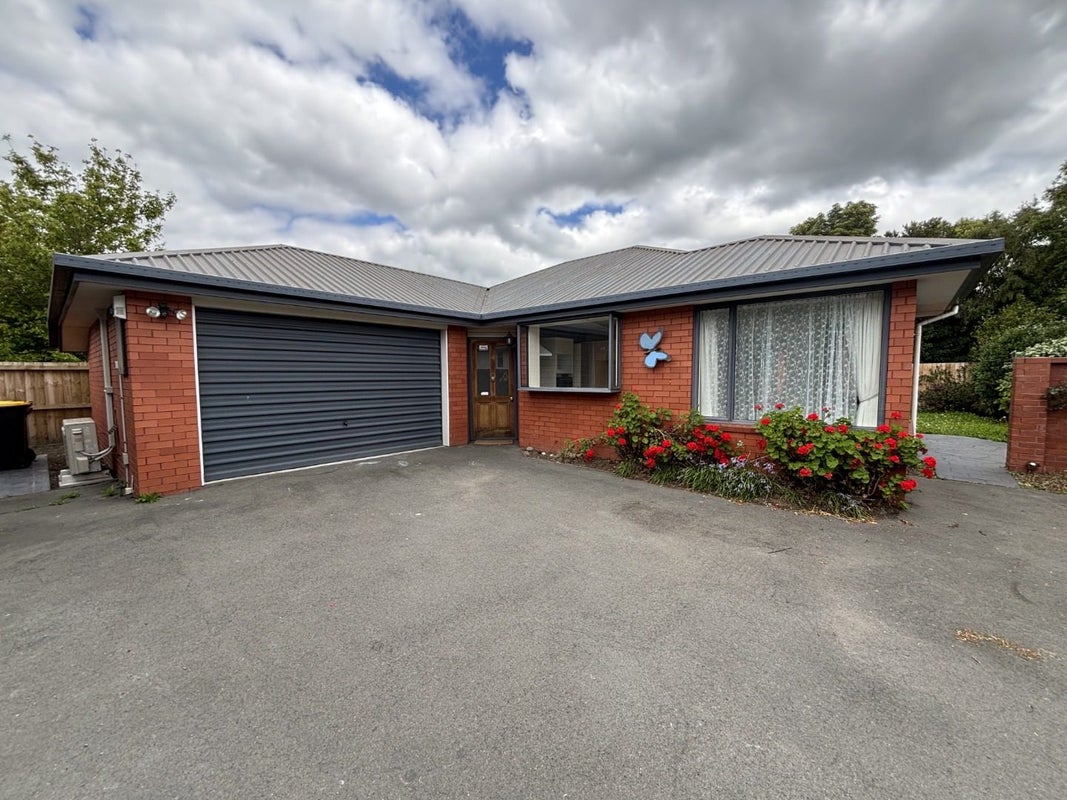 2/137 Harewood Road, Papanui, Christchurch - Carousel 1