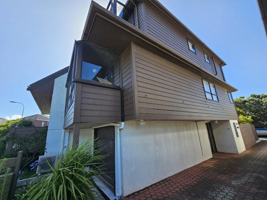 13 Tamahine Street, Maupuia, Wellington - Carousel 22