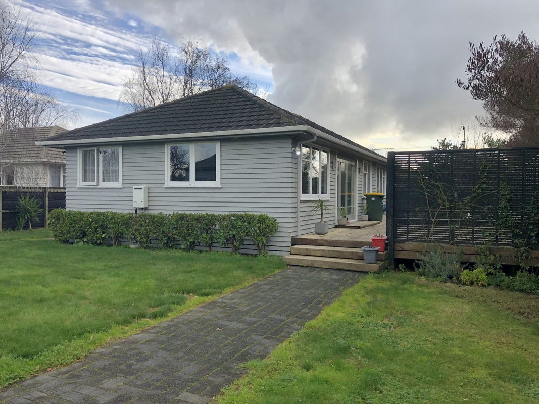 2 Burns Court, Enderley, Hamilton - Carousel 1