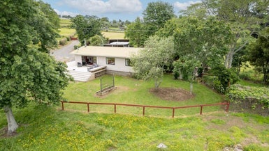 999 Highway 22, Tuakau - Carousel 1