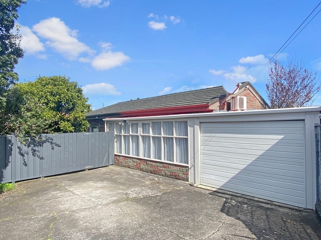 4A Alana Place, Mount Wellington, Auckland - Carousel 1