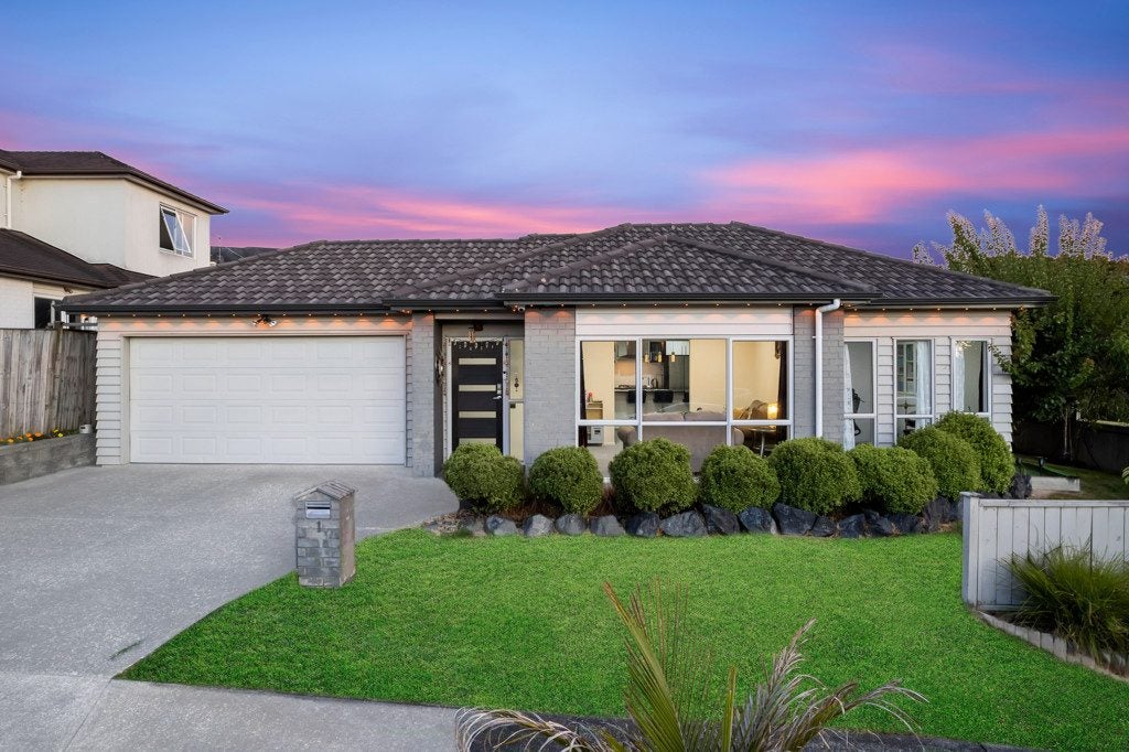 1 Stamford Crescent, Flat Bush, Auckland - Carousel 2