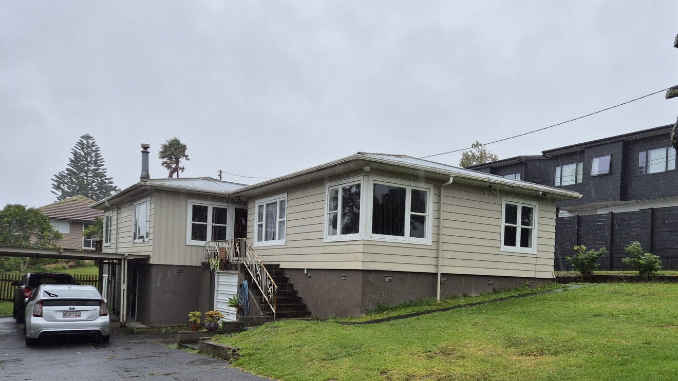 20 Endeavour Street, Blockhouse Bay, Auckland - Carousel 1
