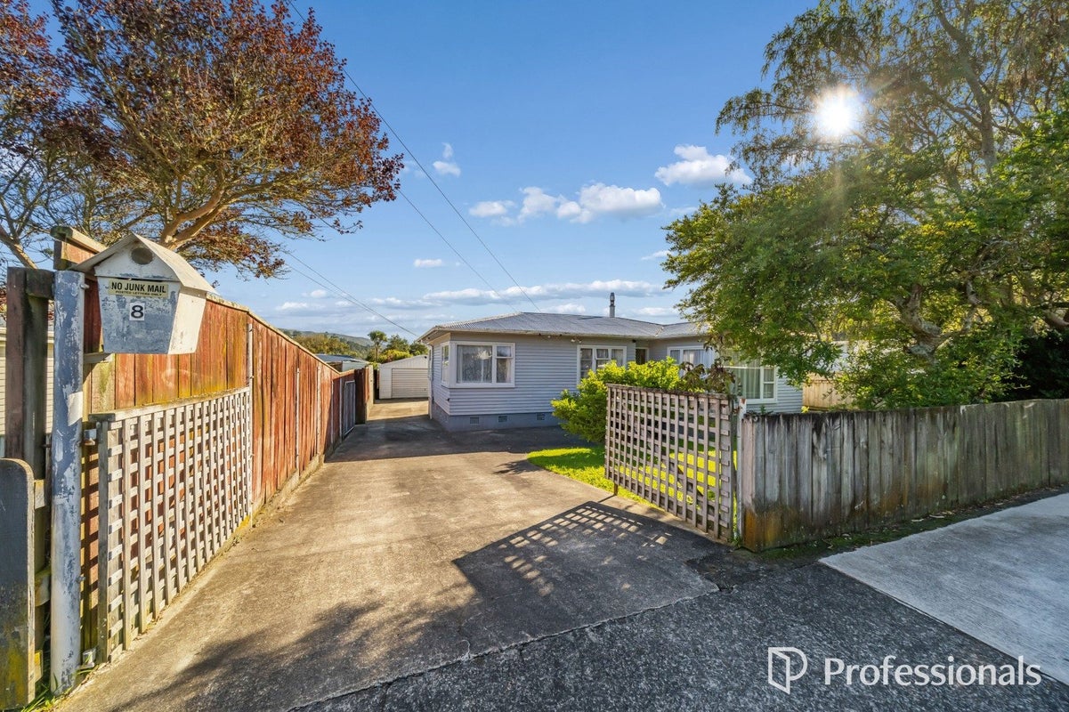 8 Chittick Street, Stokes Valley, Lower Hutt - Carousel 23