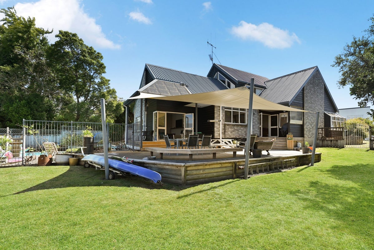 15 Willowfield Place, Pukete, Hamilton - Carousel 1