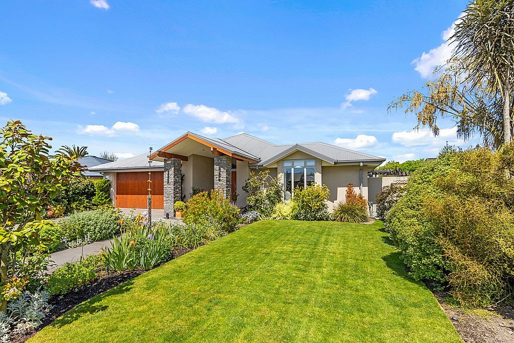 4 Gillatt Gardens, Halswell, Christchurch - Carousel 2