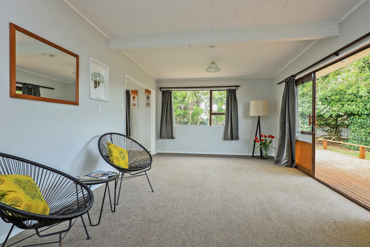 3 Stonehaven Street, Flaxmere, Hastings - Carousel 2