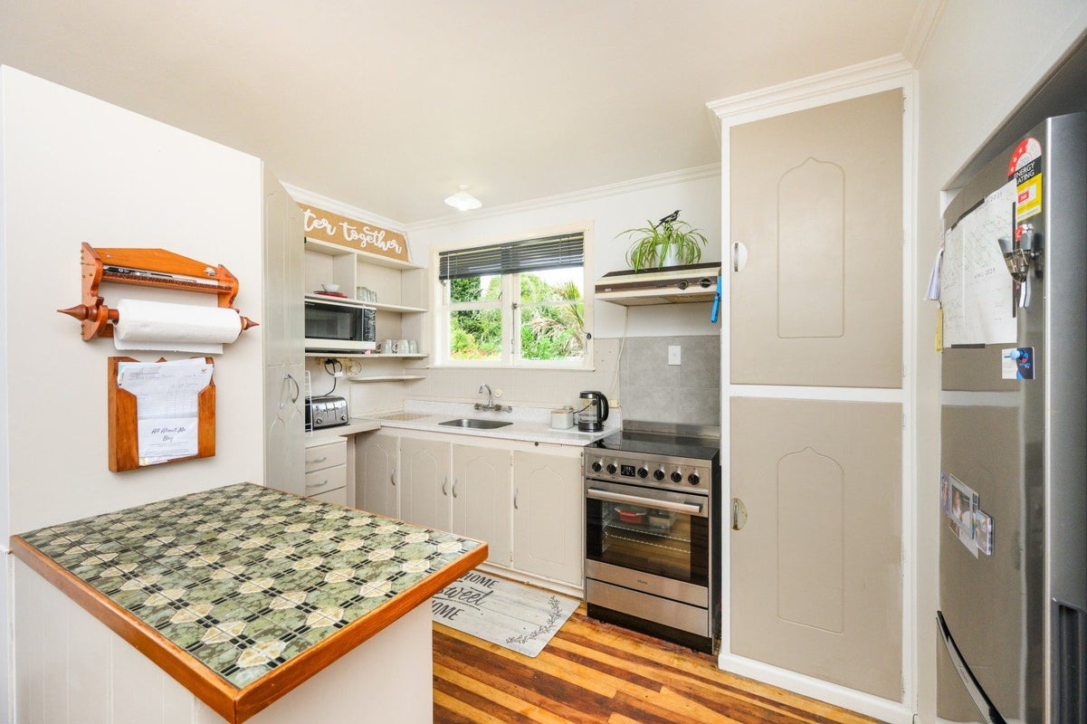 55 Parkland Crescent, Terrace End, Palmerston North - Carousel 2