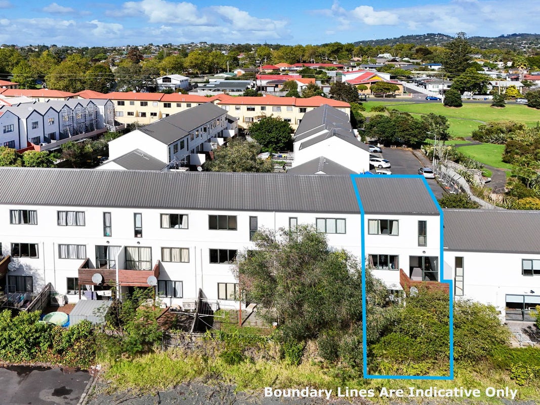 7/12 Ambrico Place, New Lynn, Auckland - Carousel 19