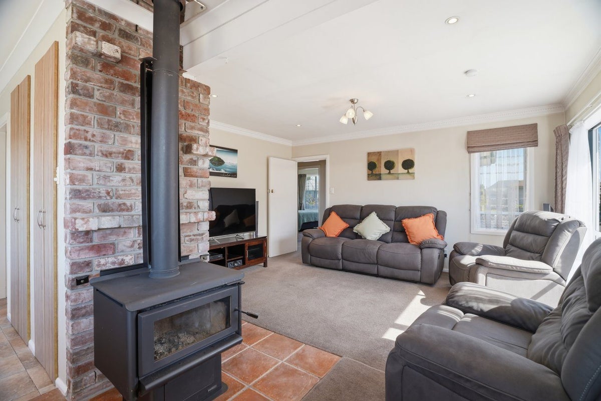 37 Dunstan Crescent, Hornby, Christchurch - Carousel 2