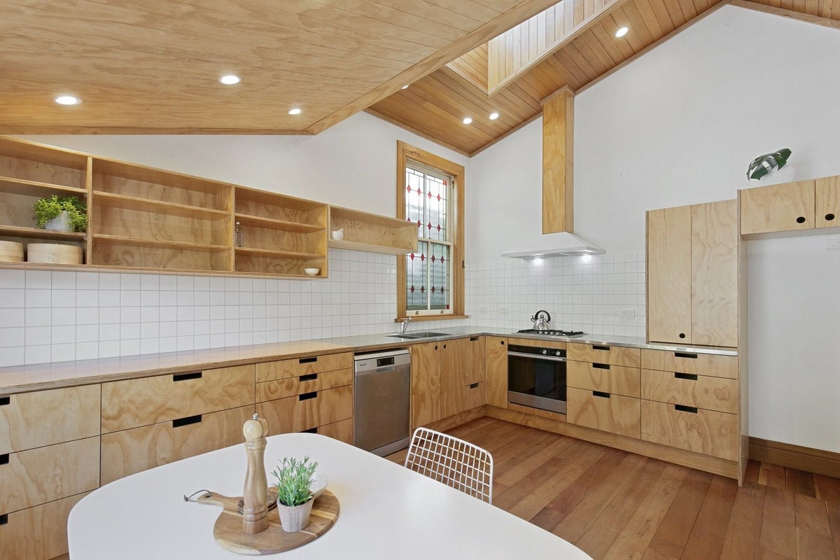 31 Edinburgh Terrace, Berhampore, Wellington - Carousel 1