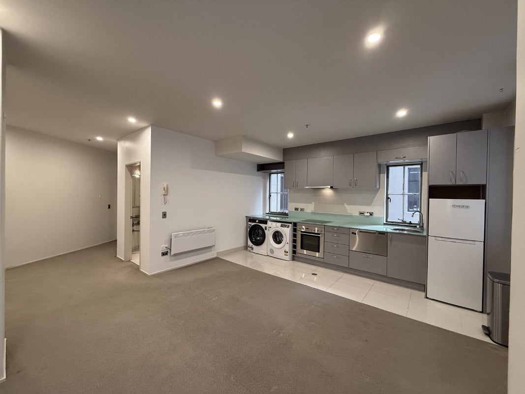 403/332 Lambton Quay, Wellington Central, Wellington - Carousel 2