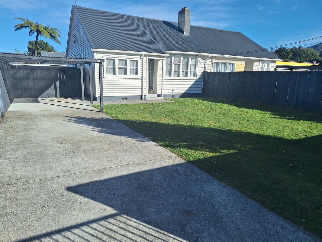 20C Camp Street, Silverstream, Upper Hutt - Carousel 1