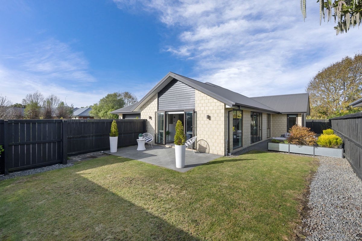24 Broken Run, Wigram, Christchurch - Carousel 2