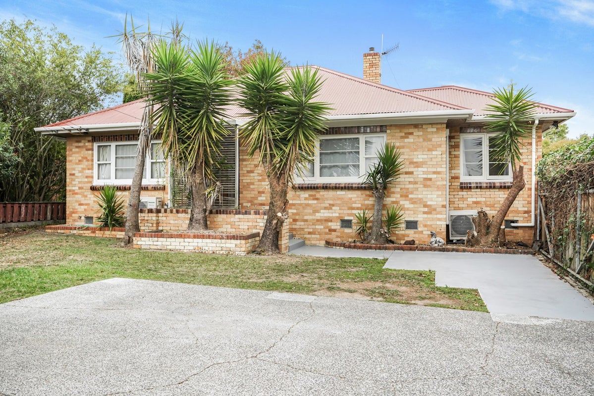 15 Knighton Road, Hillcrest, Hamilton - Carousel 1