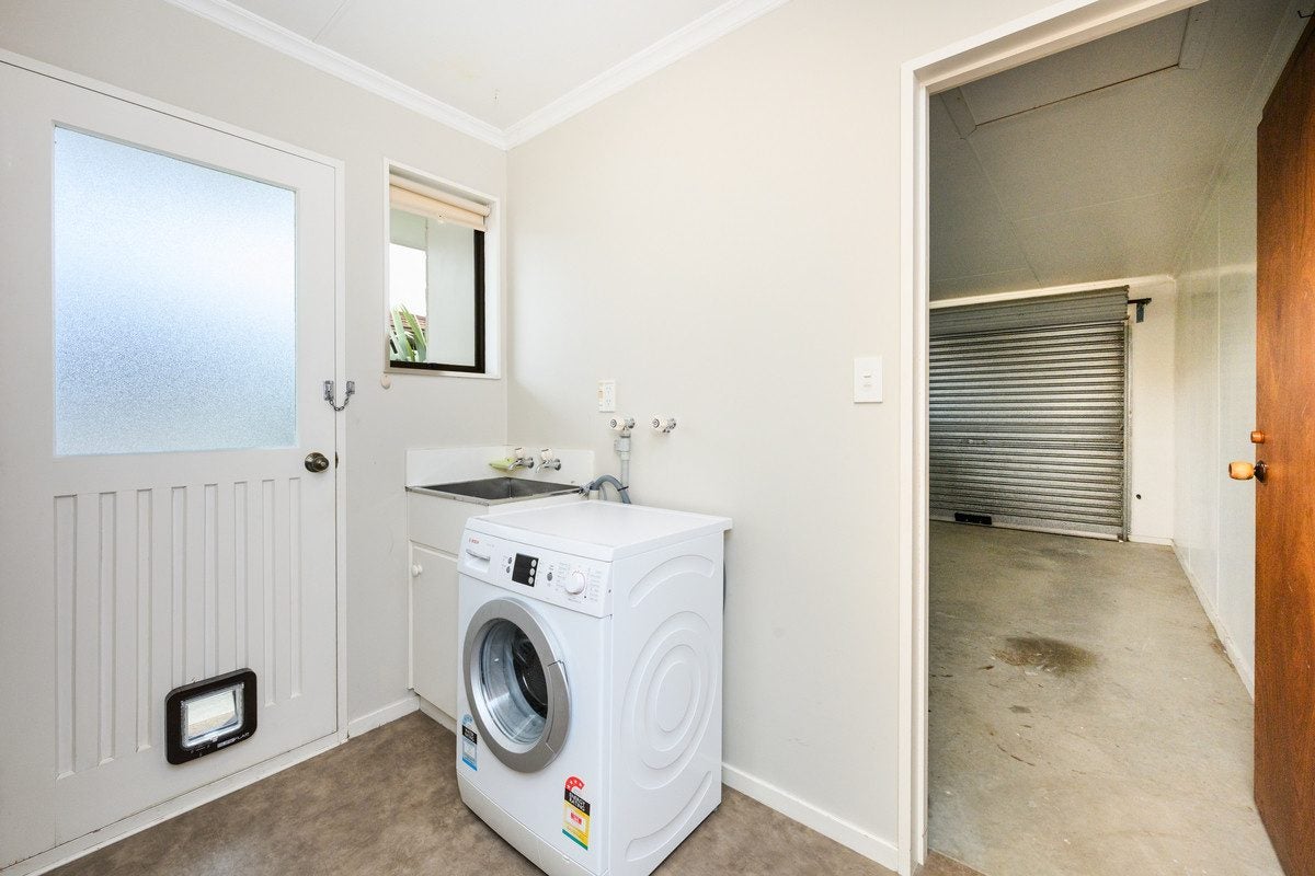 103 Warwick Street, Feilding, Feilding - Carousel 17