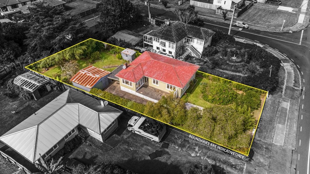 12 Mckenzie Road, Mangere Bridge, Auckland - Carousel 1
