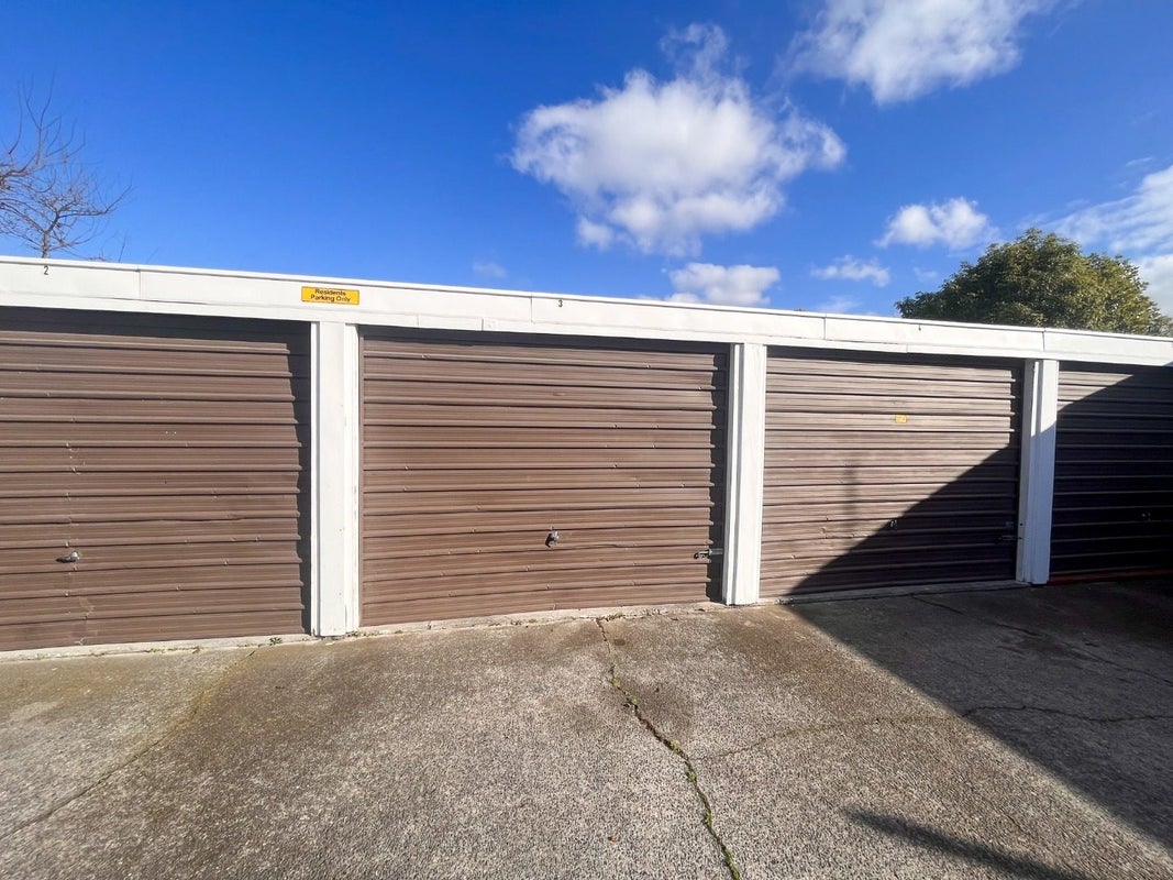 3/324 Ferry Road, Waltham, Christchurch - Carousel 14