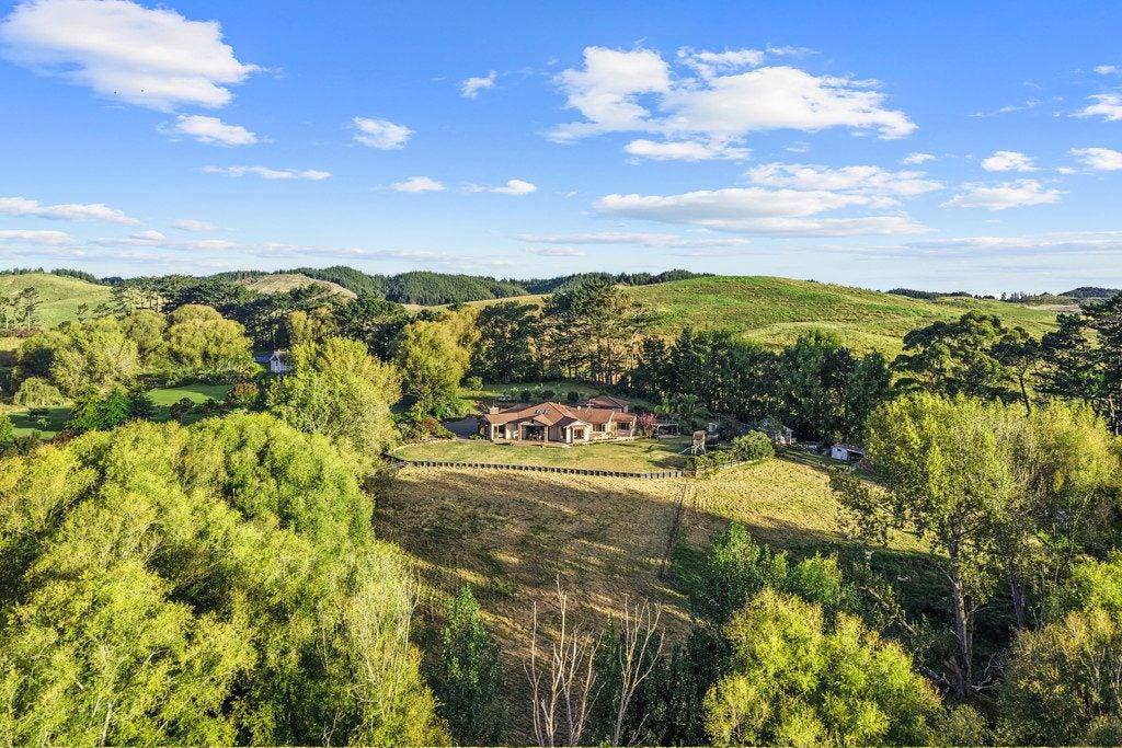 7F Willow Lane, Stillwater, Silverdale - Carousel 2