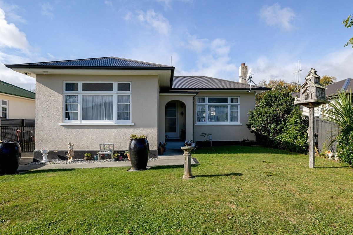 11 Rawhiti Avenue, Palmerston North, Palmerston North - Carousel 1