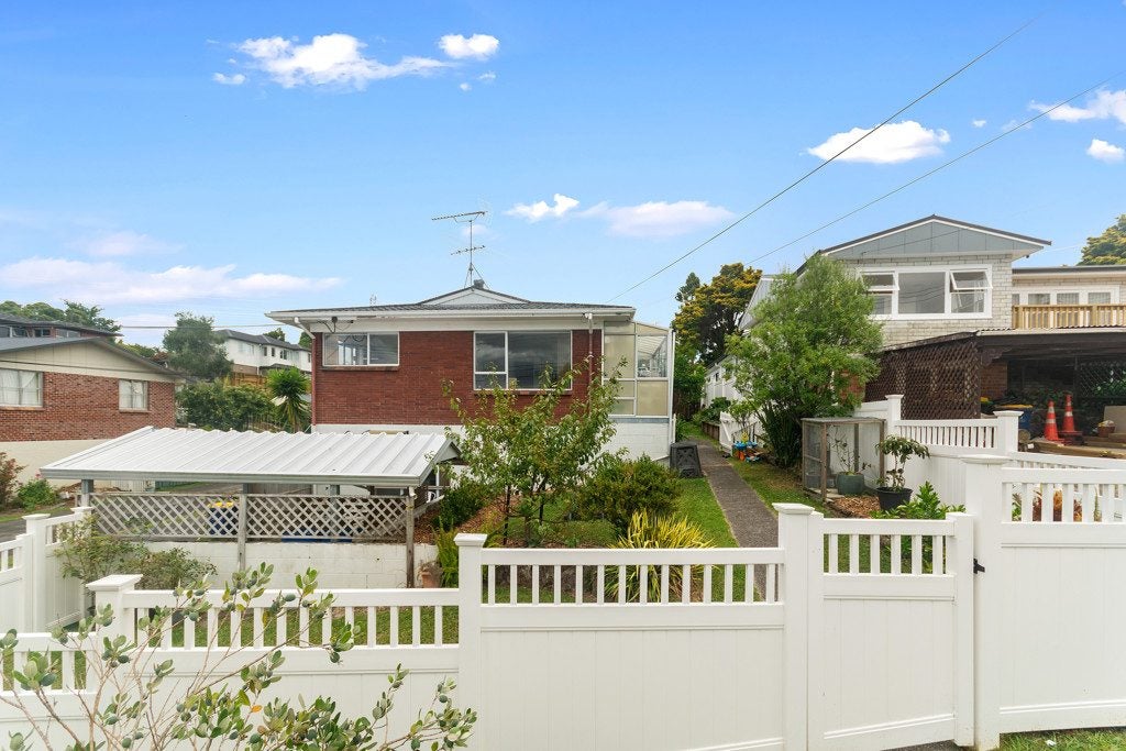 1/20 Merchant Avenue, Te Atatu South, Auckland - Carousel 1