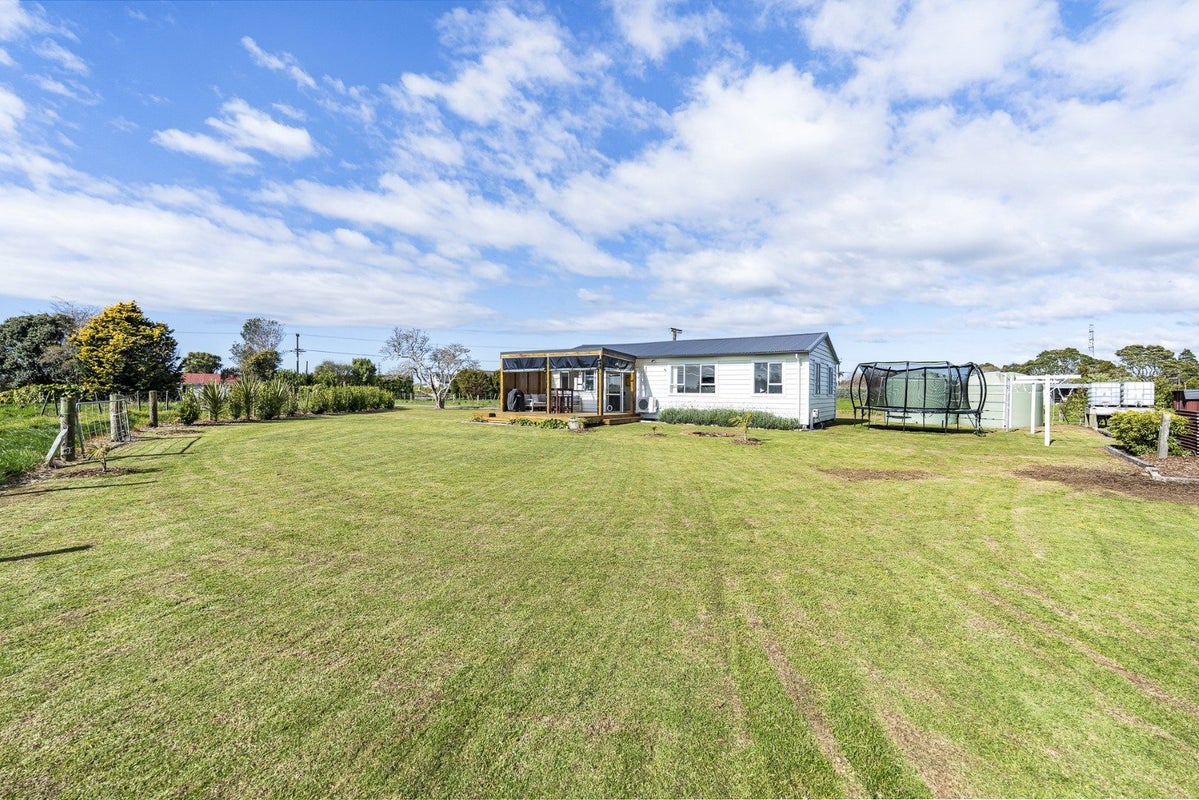 382 Smart Road, Hillsborough, New Plymouth - Carousel 17