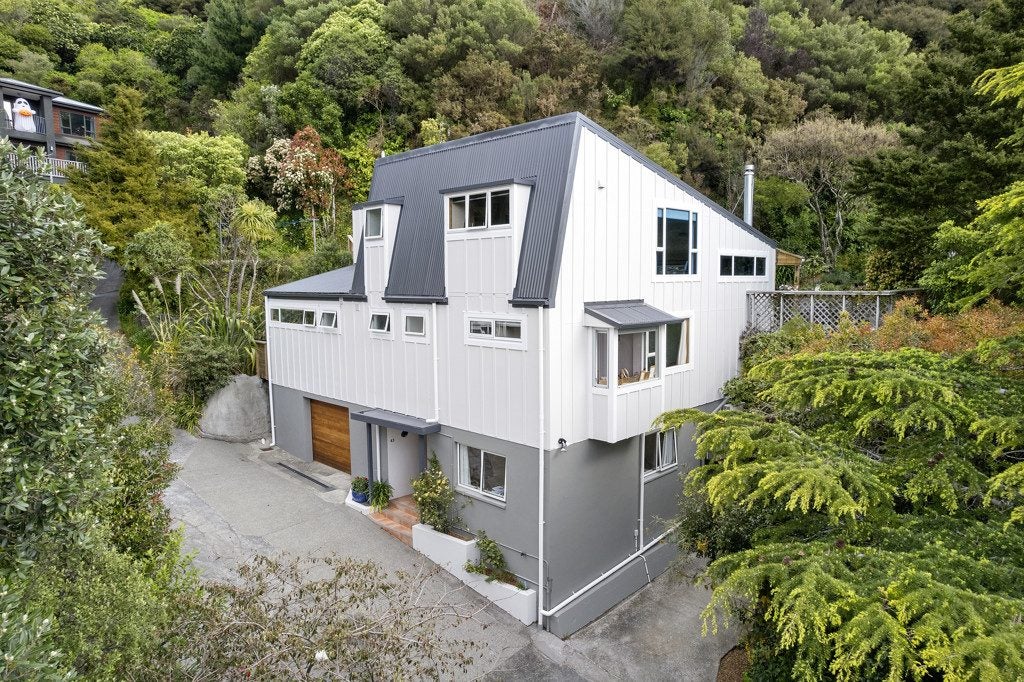 43 Cleary Street, Waterloo, Lower Hutt - Carousel 1