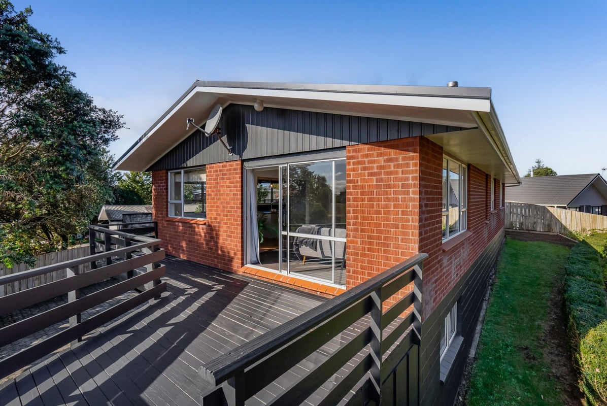 12 Tui Place, Bell Block, New Plymouth - Carousel 1