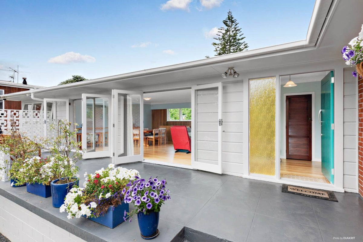 14 Collie Street, Hillpark, Auckland - Carousel 1