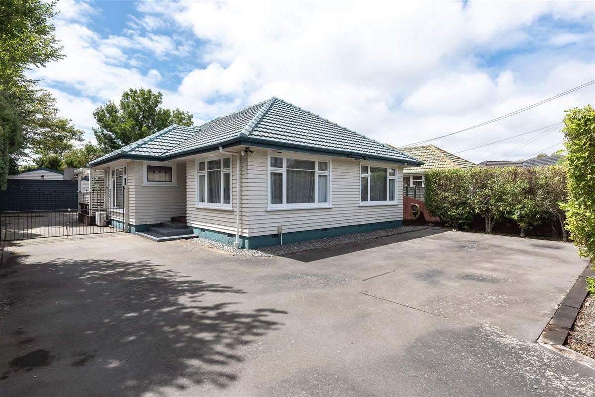 80 Brookside Terrace, Bryndwr, Christchurch - Carousel 2