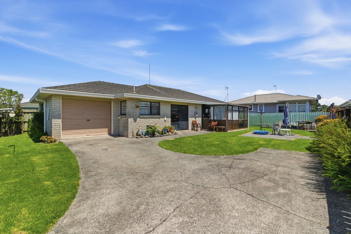 3/17 Myres Street, Otumoetai, Tauranga - Carousel 1
